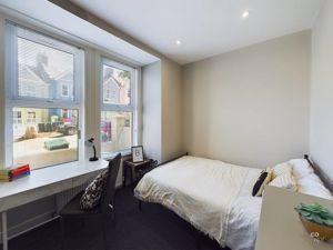  Bedroom  1- click for photo gallery
